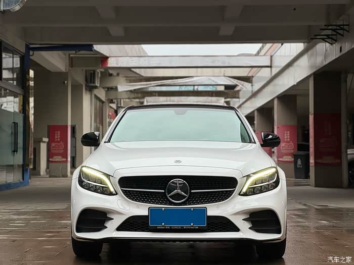 出一台21款奔驰c260l星耀臻藏版21年5月上牌一手原