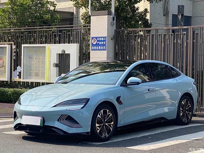 23年比亚迪海豹ev2023款550k尊贵型2028万北