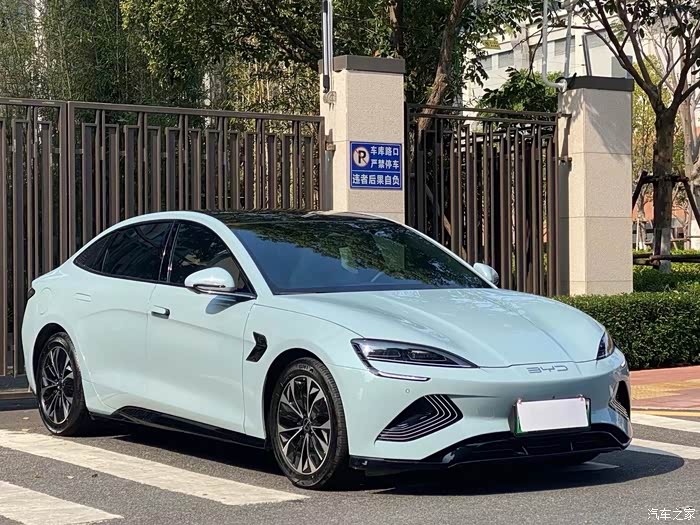 23年比亚迪海豹ev2023款550k尊贵型2028万北