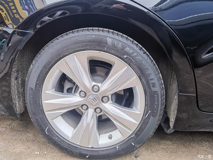 14代丰田皇冠出一套17寸轮毂个人一手轮胎23550r