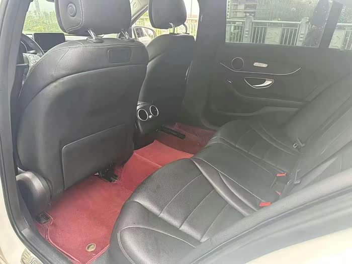 17年奔驰c200l,外白内黑,9at变速箱,双边电动座椅
