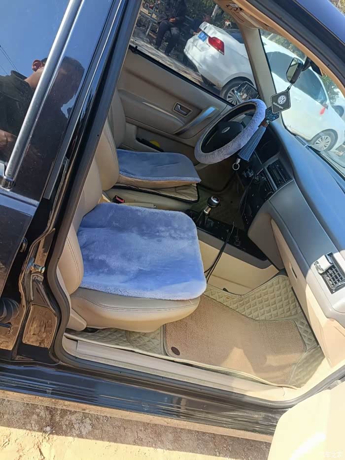 因家里两台车现出一台自用11年大众志俊全车原版保实表底盘