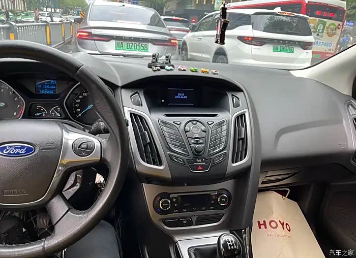 12年11月上牌16手动两厢福克斯风尚版交强险到11月