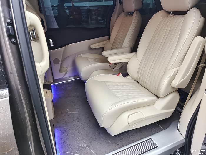 gl8陆上公务舱豪华版提车轻微改装空间还比较满意比之前