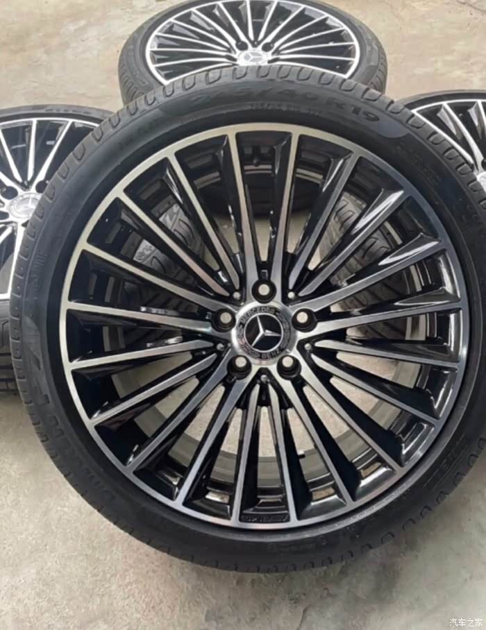 19寸奔驰gls53原厂轮毂轮胎一套,中意的约