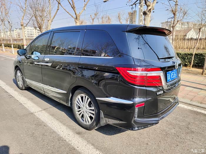 2017年艾力绅24豪华一处喷漆14万公里单独换个后