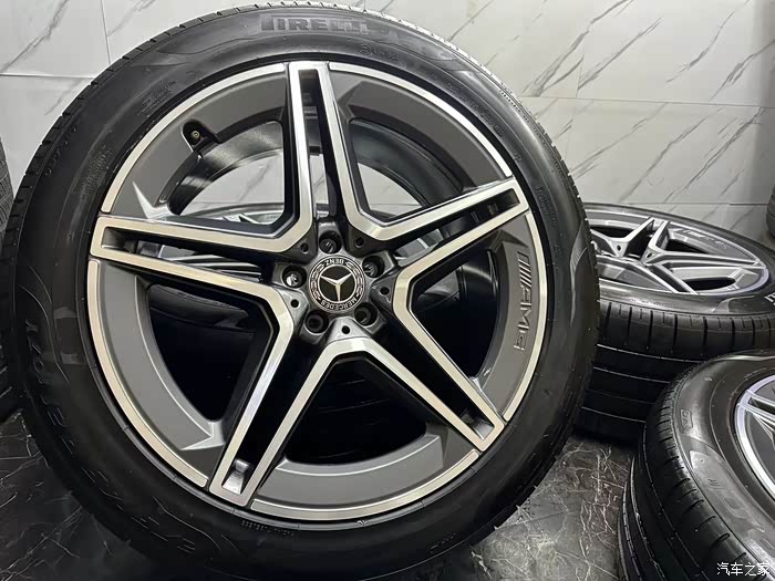 刚刚拆下来的奔驰gls原厂正品新车拆轮毂带原配轮胎成色非常
