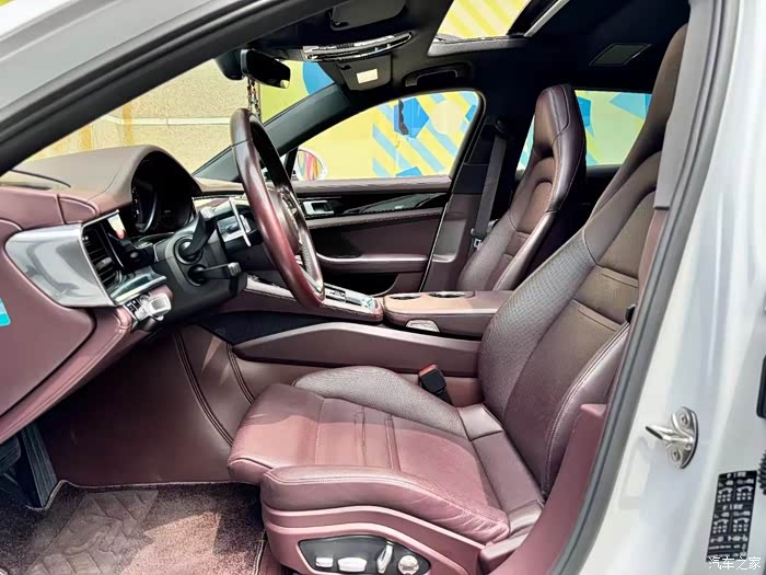 2021年 帕美!2万多公里,配置不错,玛莎拉红内饰,行政加