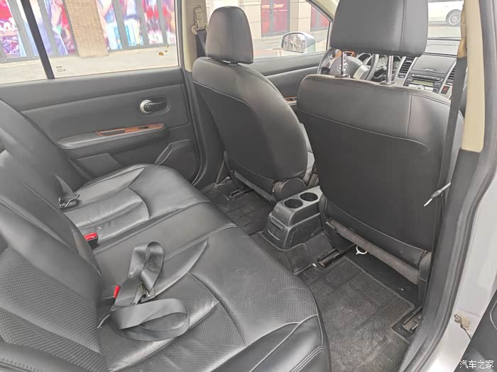 10年日产颐达 发动机变速箱一点问题没有 换挡顺畅 提速很有