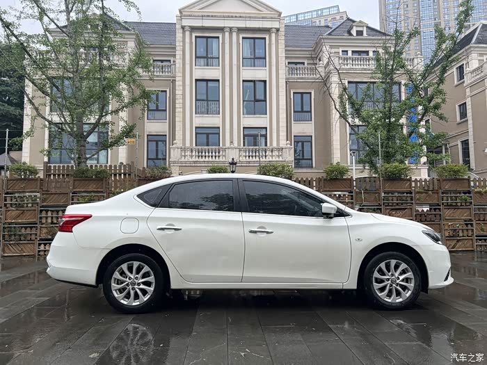 日产 轩逸 2022款 经典 1.6xe cvt舒适版,行驶