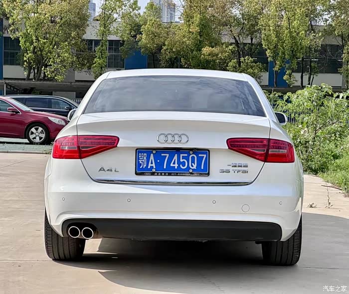 新货16年奥迪a4l35tfsi典藏版自动标准型高配