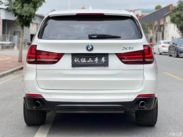 2016年4月本地一手进口宝马x528i白粽内饰嘎