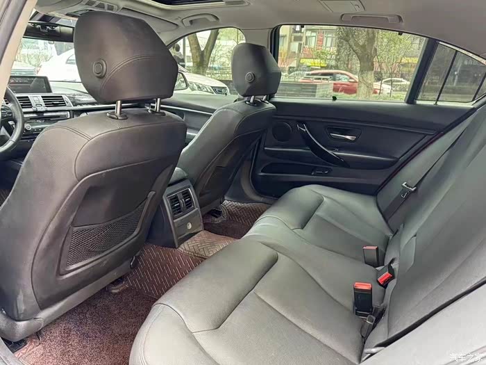 16年10月宝马320li精品车况安全行驶9万多公里