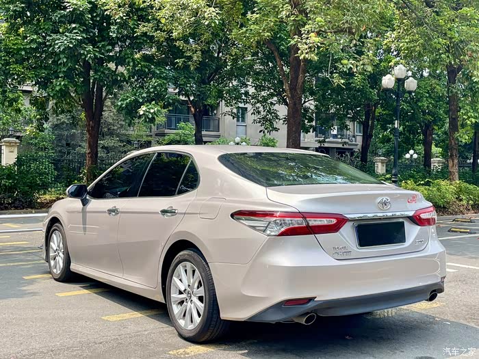 2018年上牌凯美瑞佛山一手车20g豪华版6at手自