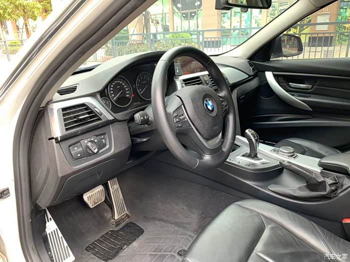 12万多出16款宝马328li时尚原版