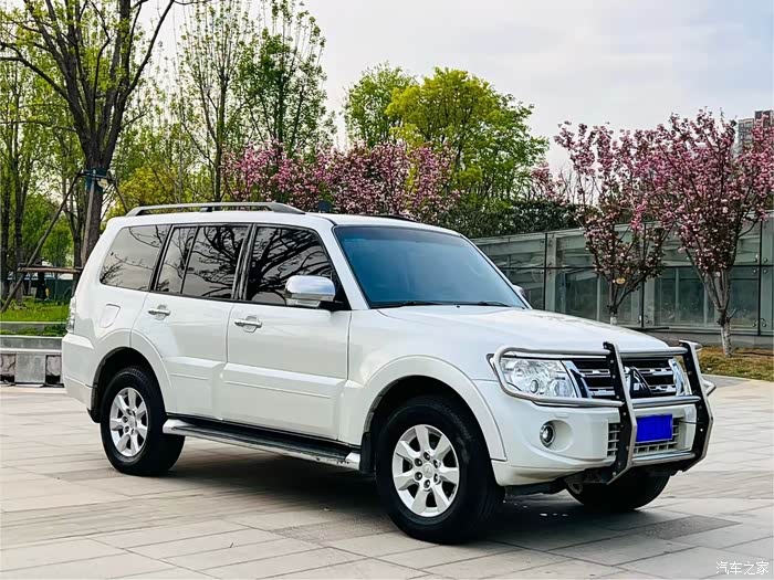 13年三菱帕杰罗v93个人一手车原版一处喷漆11万公里