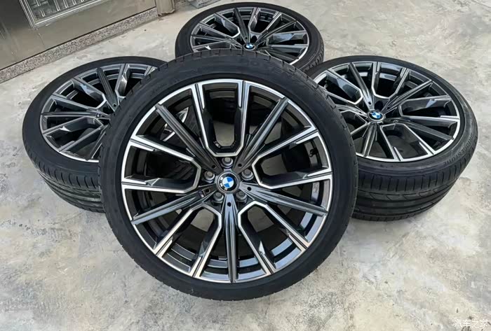 宝马7系这样改轮毂至少年轻十岁