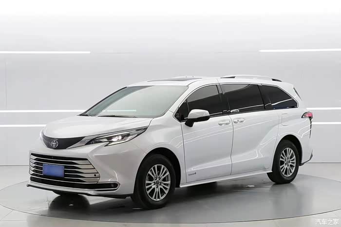 新到油电混动丰田塞纳2023年7月全车原漆带车衣一