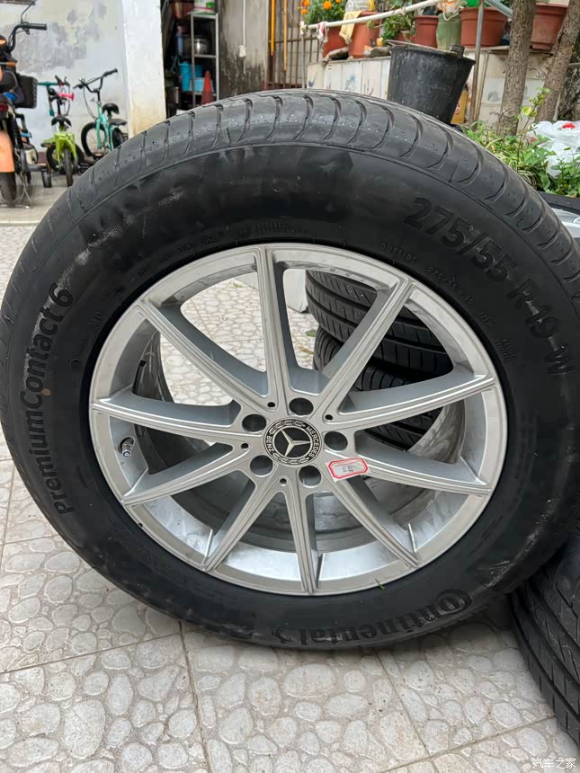原厂奔驰马牌19寸轮胎带轮毂只行驶了5000公里拆下轮毂