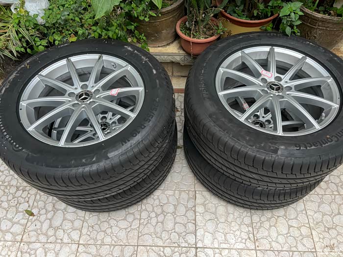 原厂奔驰马牌19寸轮胎带轮毂只行驶了5000公里拆下轮毂