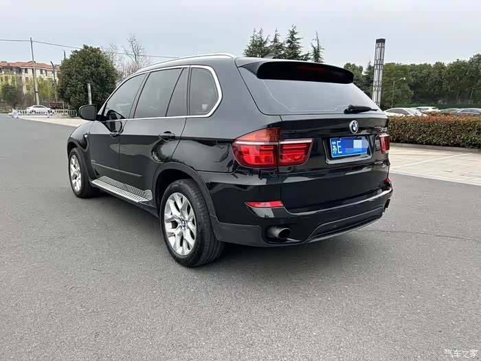 最新到店13年宝马x5指导价101万7座高配30t
