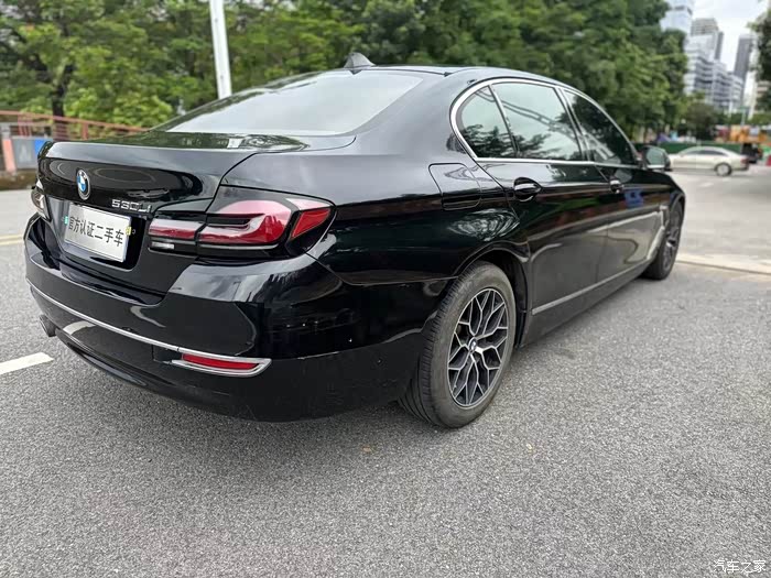 宝马528领先版,上牌时间10年12月,车况精品,车主改装的