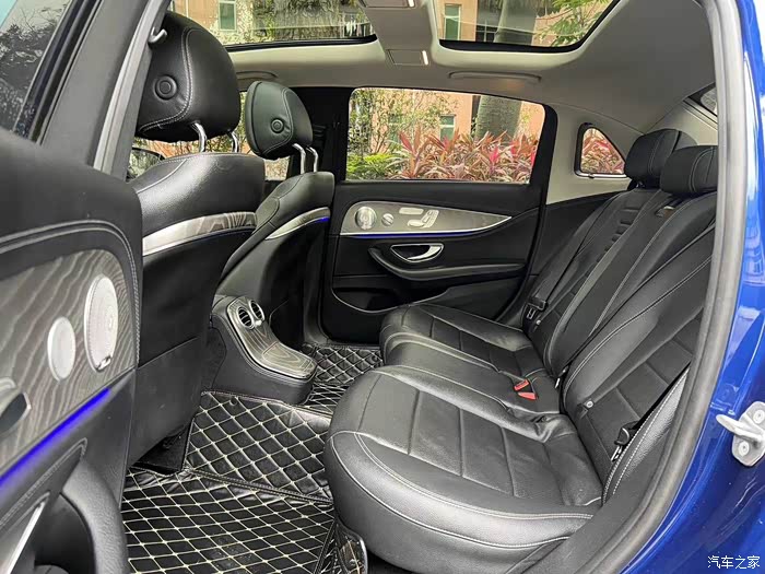 出台奔驰e级2021款e300l豪华型带第三方报