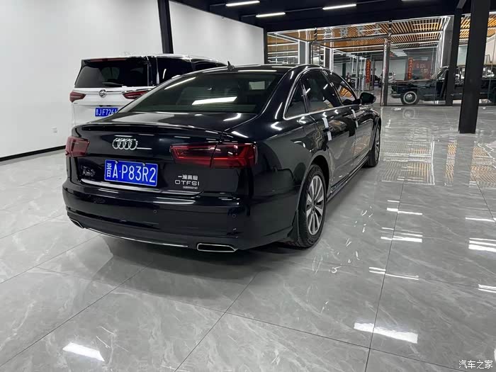 5排量奥迪a6l前嘴瑕疵修复,独立空调全景天窗,能