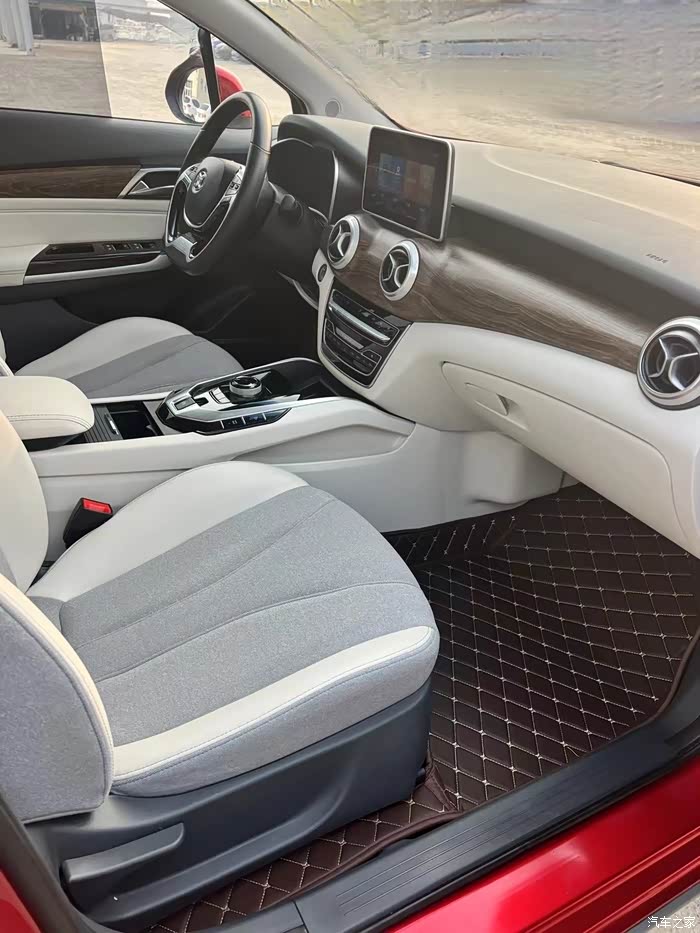 北汽eu5个人一手车出售19年准新车