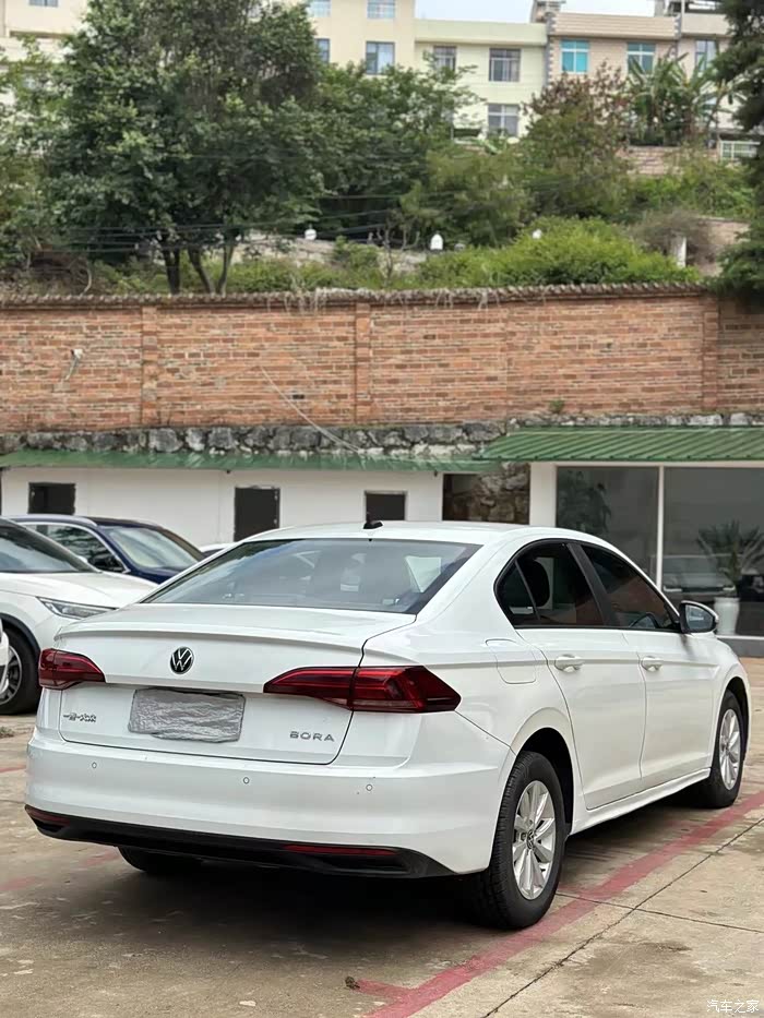 首付3600开走 大众宝来plus 21年上牌1.5自动天窗