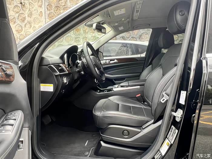 14年6月上牌奔驰ml350 cdi 柴油版 深圳牌一手车