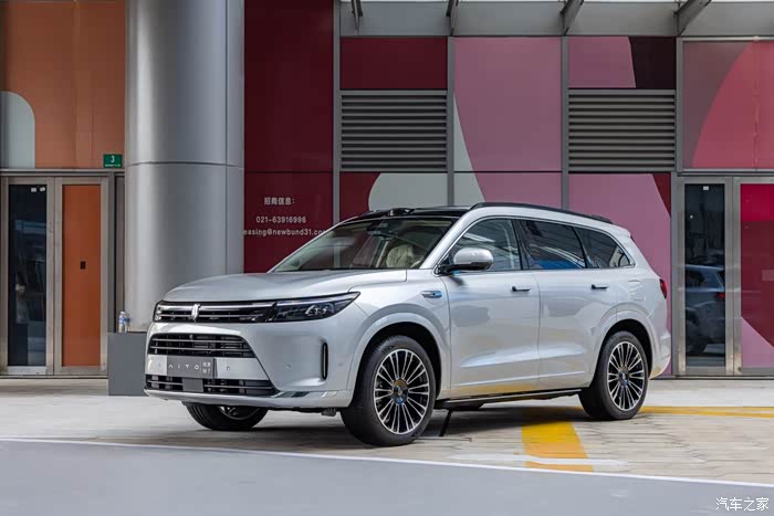赛力斯汽车与华为联合打造的,豪华智慧中大型suv——aito