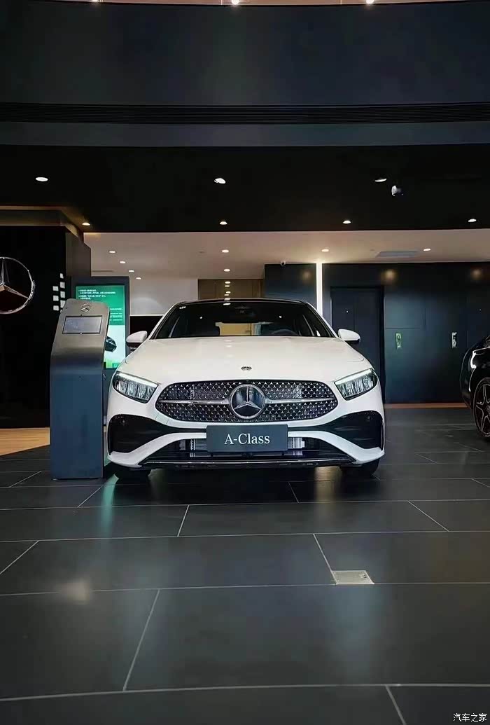 特价车奔驰a200l限时秒杀价17万xx首付3680