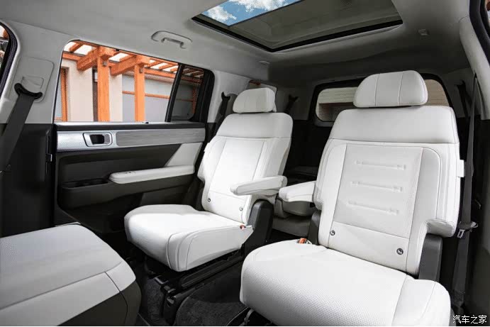 四代胜达车主对第五代胜达内饰的一些见解