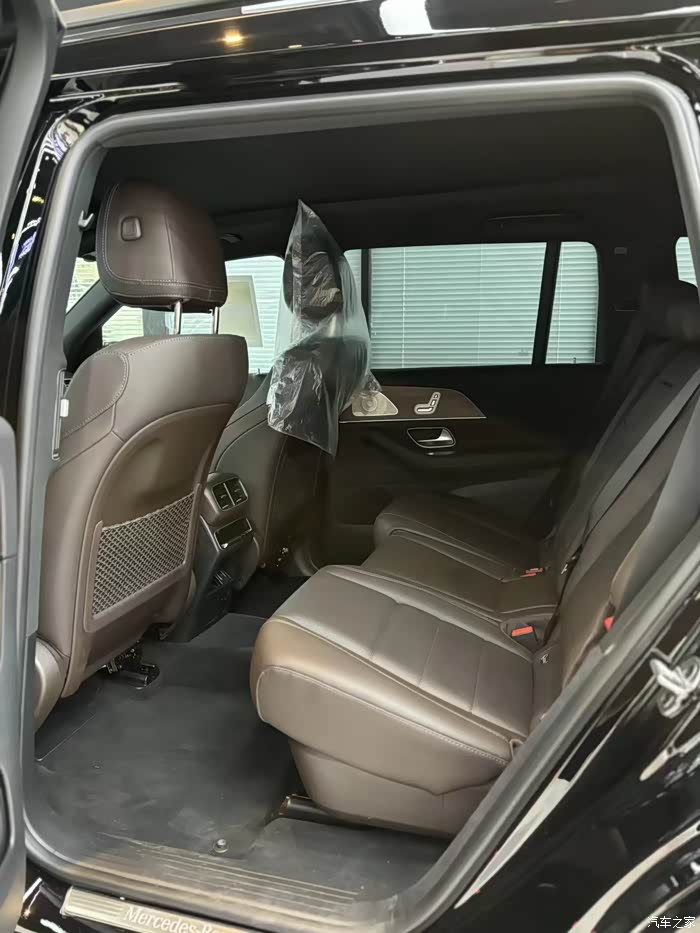 点击:>1|回复:>0奔驰gls论坛>奔驰gls450颜色:黑/咖配置:7座,21轮amg