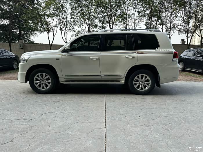 丰田兰德酷路泽进口2018款40l两气18轮