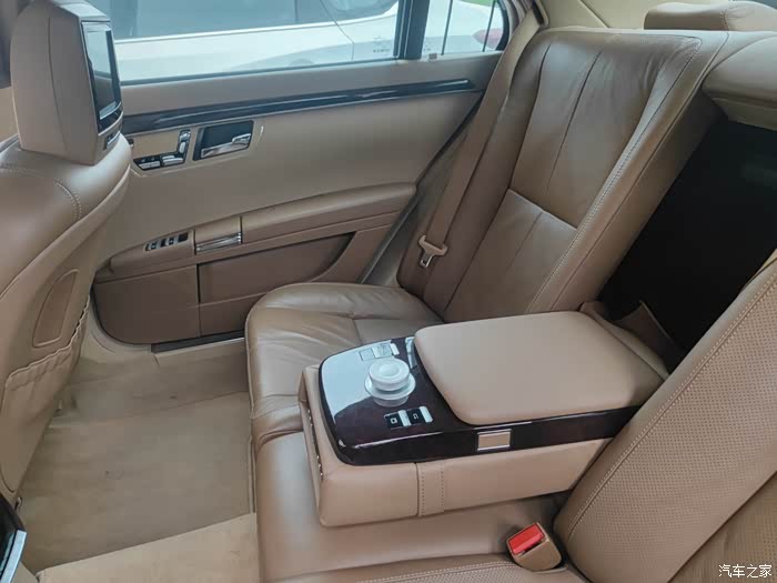 岀手08年奔驰s350一手精品车,表显24万多公里,无事故