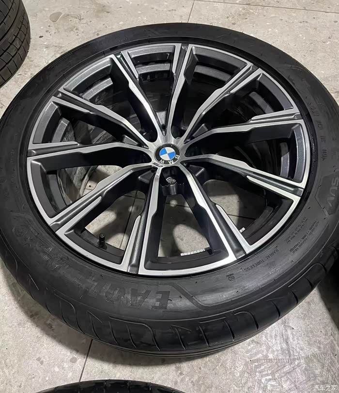 宝马x5原厂20寸轮毂精品成色喜欢的来
