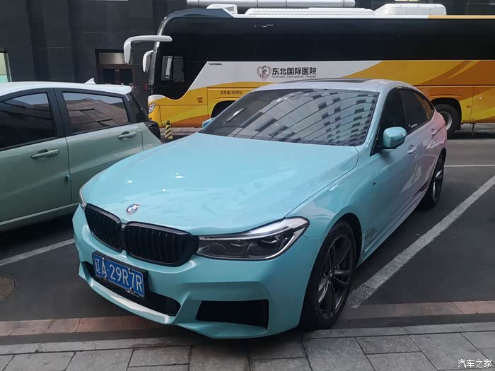街拍汽车宝马630igt