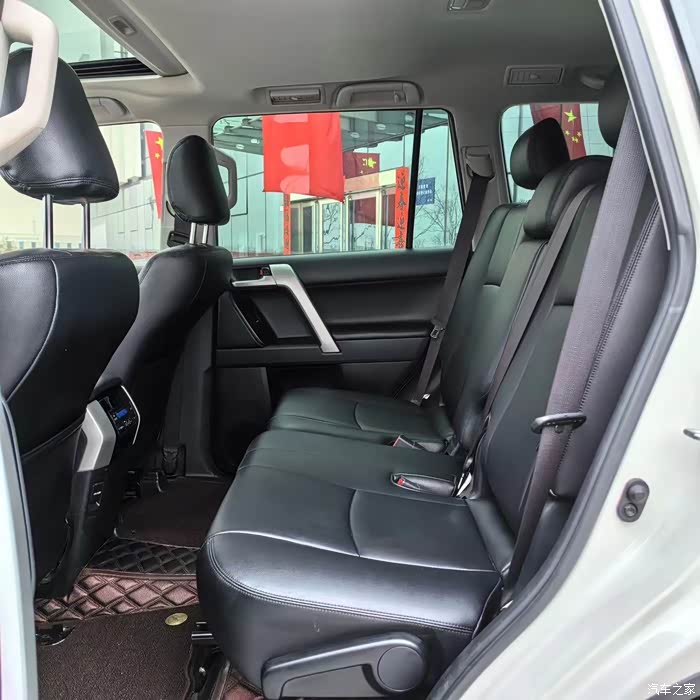 新到丰田普拉多35tx19年上牌行驶8万公里全车原版