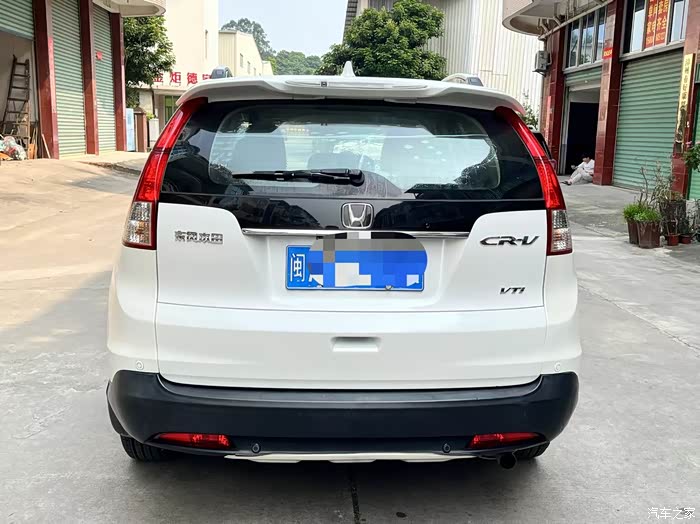 新到12年11月本田crv24l四驱豪华无钥匙进入一键启