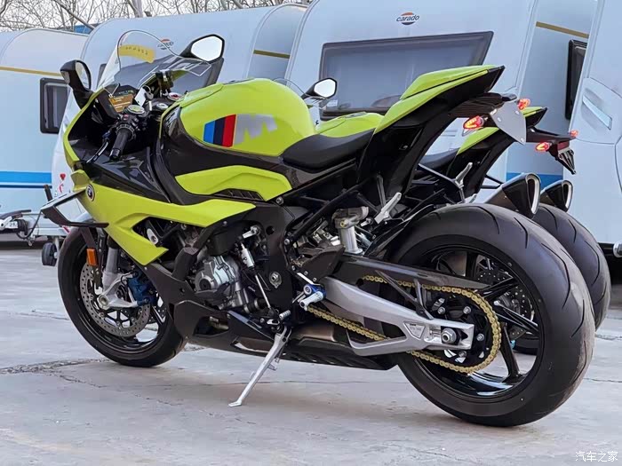 宝马m1000双r现车一台18560411777