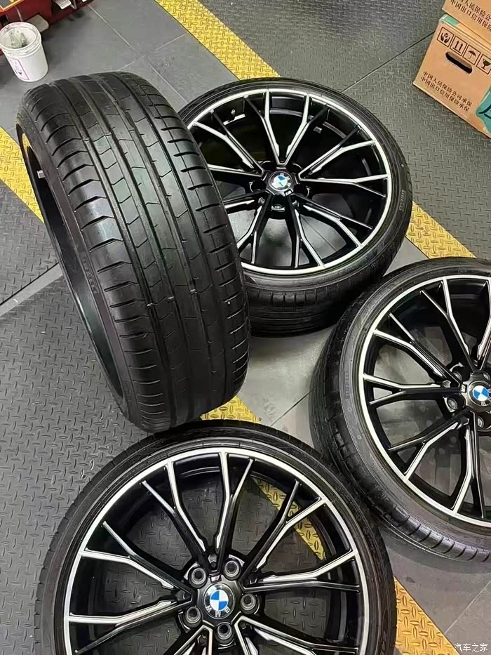 宝马5系原厂轮毂轮胎
