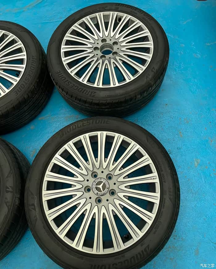 奔驰e300十八寸多条福轮毂精品套件有兴趣的来