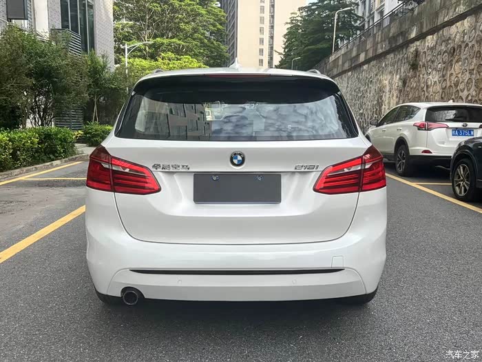 2018年5月上牌宝马218i旅行车 深圳牌过一手 全车原版