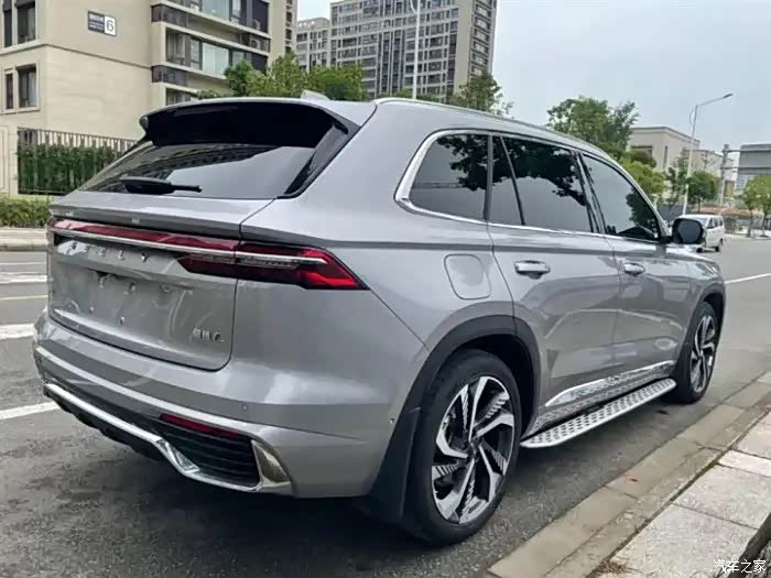 作为一位吉利汽车的老车主从一开始的吉利帝豪到现在的博瑞ge