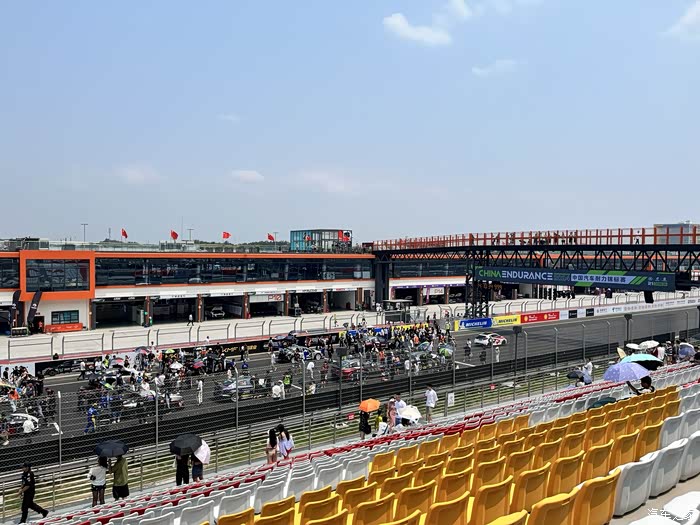 中国汽车耐力锦标赛成都站,第一次现场看赛车比赛,身临其境确实