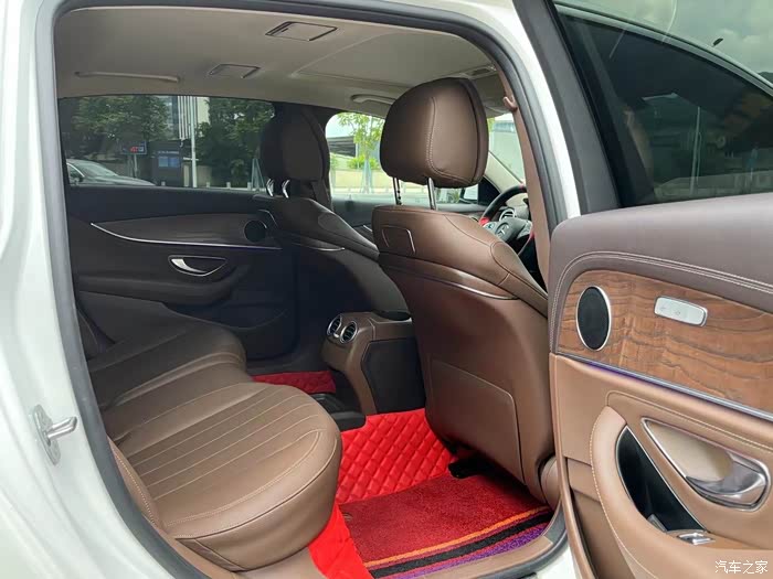 出一台17年奔驰e200l没有事故安全行驶了12w公里