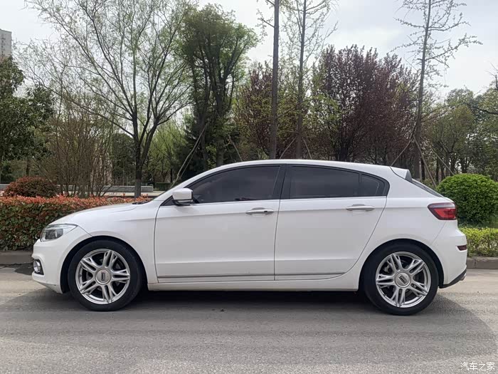 个人转让观3五门版顶配观致3两厢版五门至臻型顶配14年