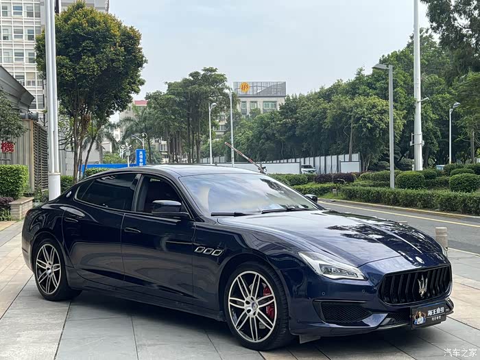 点击:>2|回复:>0玛莎拉蒂论坛>16年总裁sq4,七万多公里碳纤维方向盘